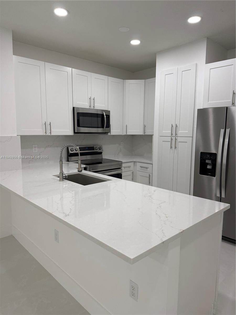 8132 17th Ct - Photo 1