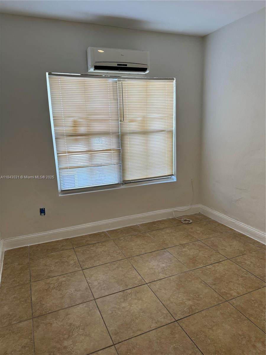 4701 8th St - Photo 1