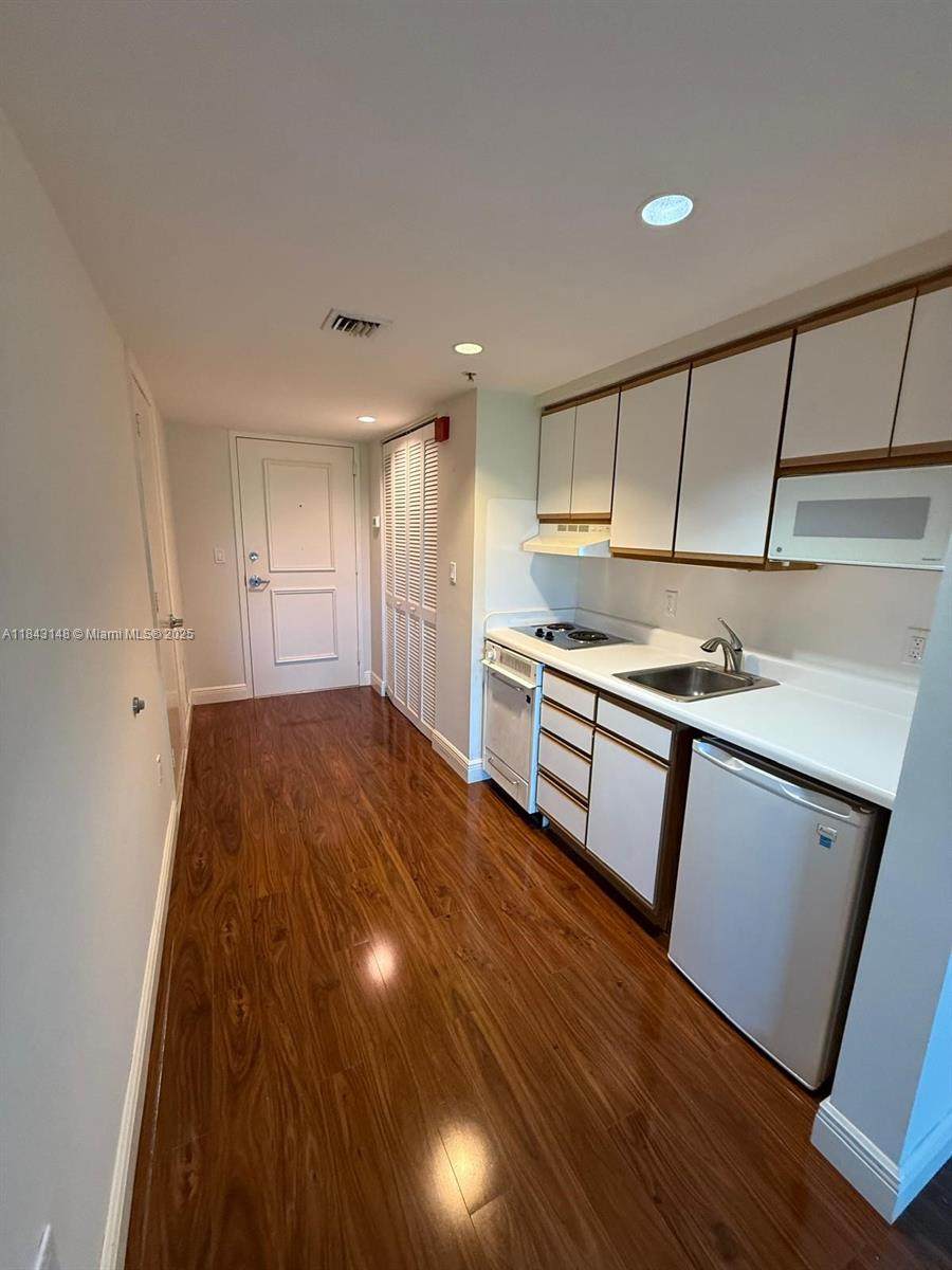 5715 72nd St - Photo 1