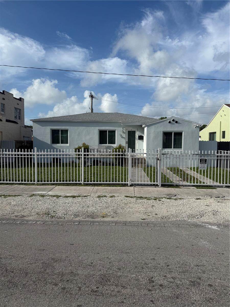726 75th St - Photo 1