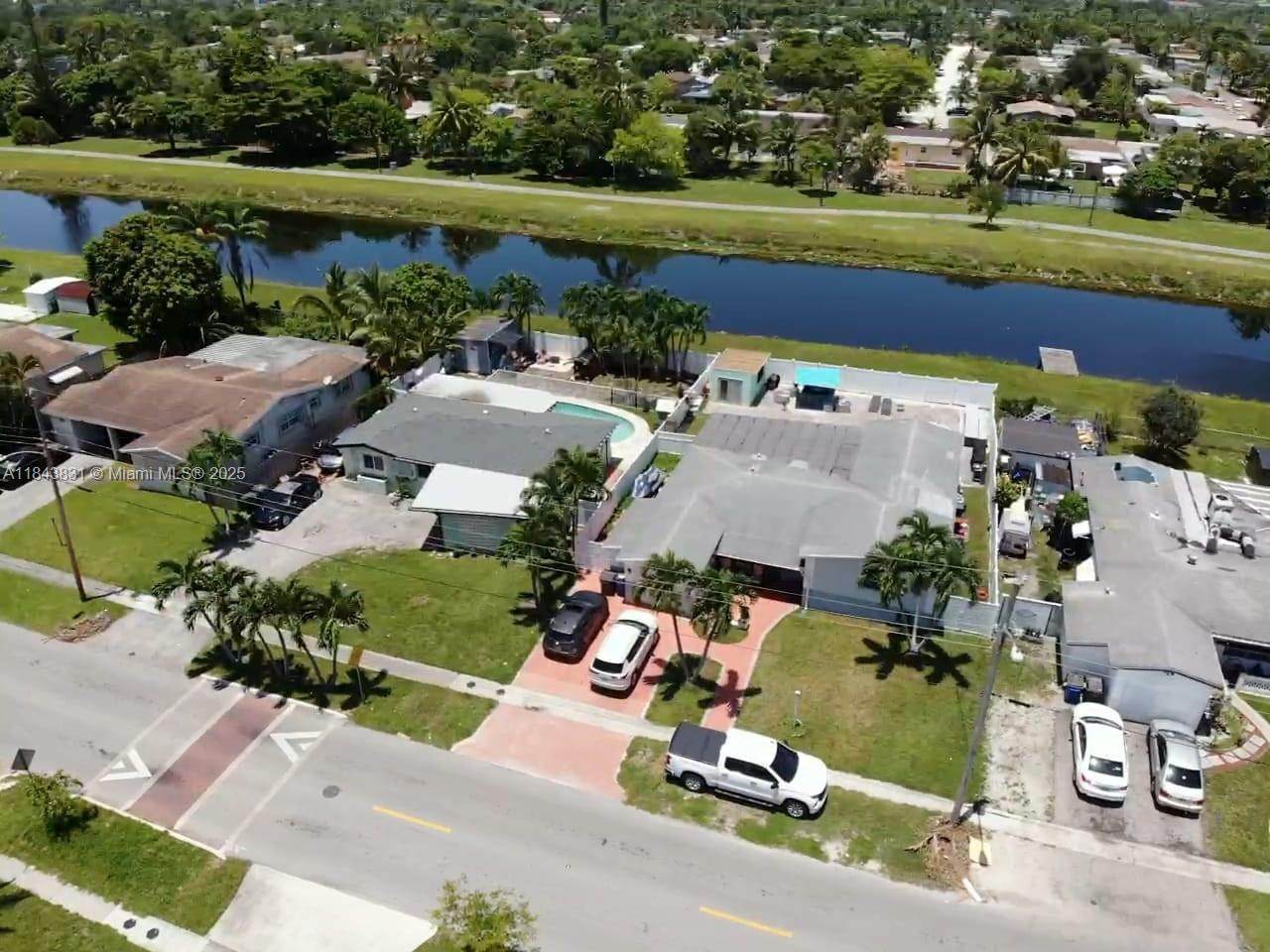 https://bt-photos.global.ssl.fastly.net/miami/orig_boomver_1_A11843831-2.jpg