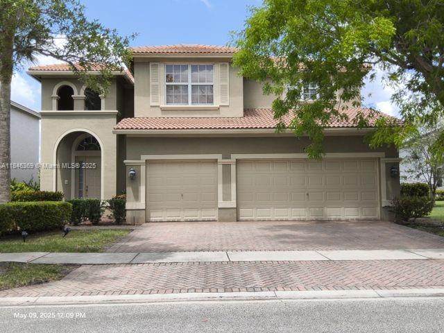 4421 Seneca Ave - Photo 1