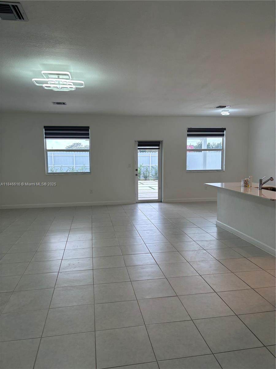 https://bt-photos.global.ssl.fastly.net/miami/1280_boomver_1_A11846616-2.jpg