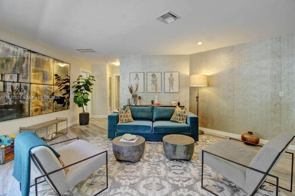 2716 27th Ct - Photo 1