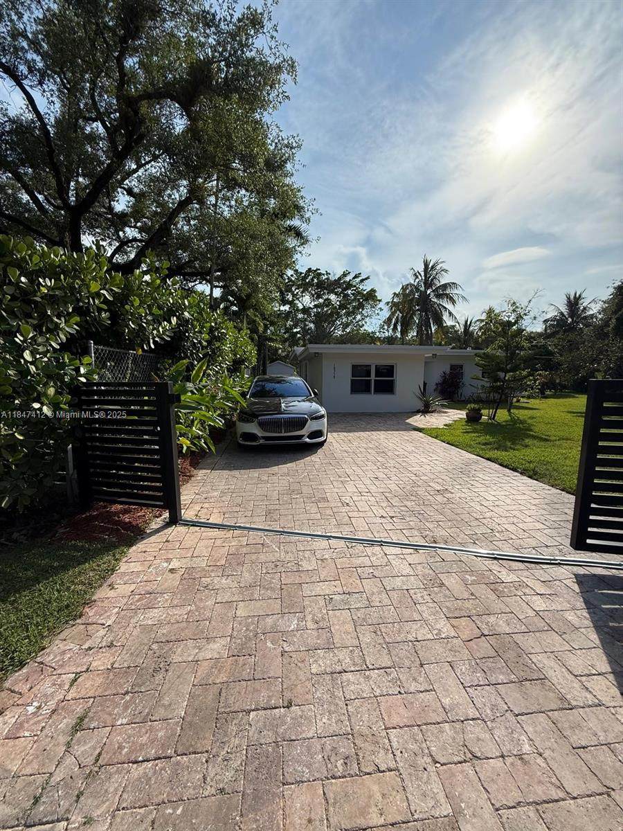 https://bt-photos.global.ssl.fastly.net/miami/orig_boomver_1_A11847412-2.jpg