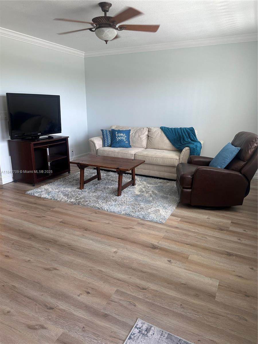 4027 Swansea B - Photo 1