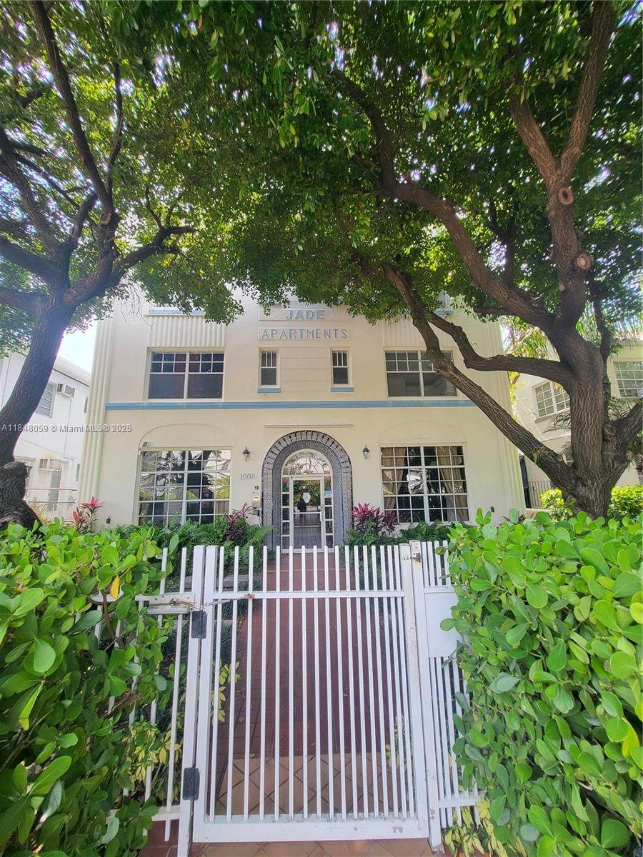 1008 Jefferson Ave - Photo 1