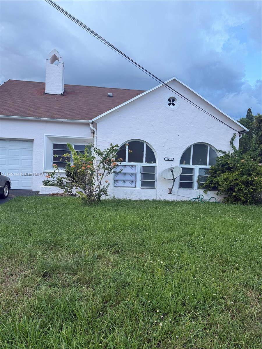 1499 32nd St - Photo 1