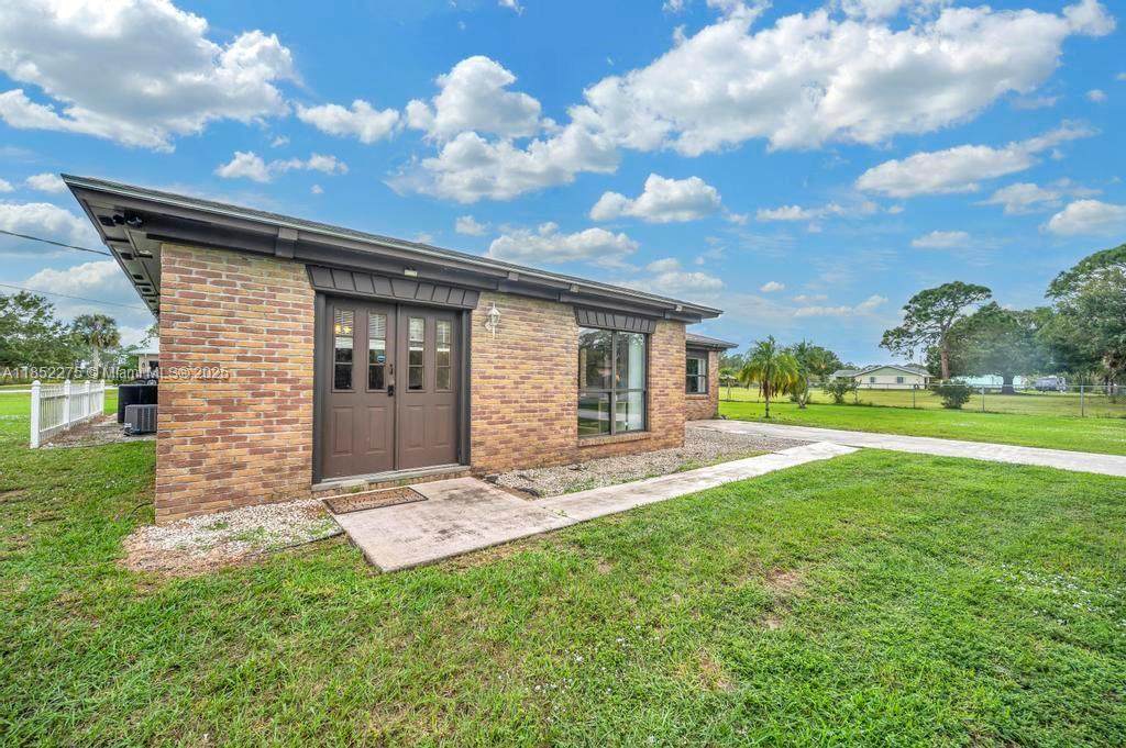 1803 Easy St - Photo 1