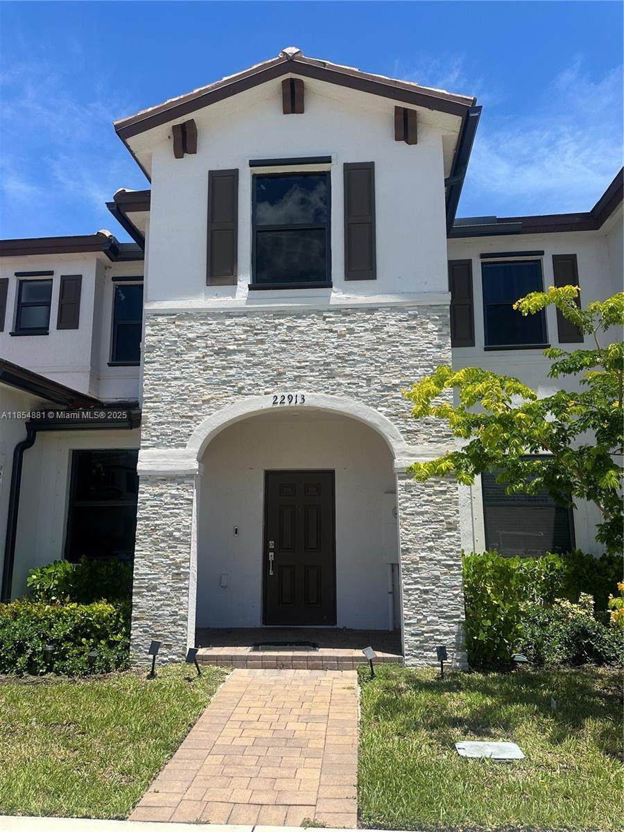 22913 99th Ave - Photo 1
