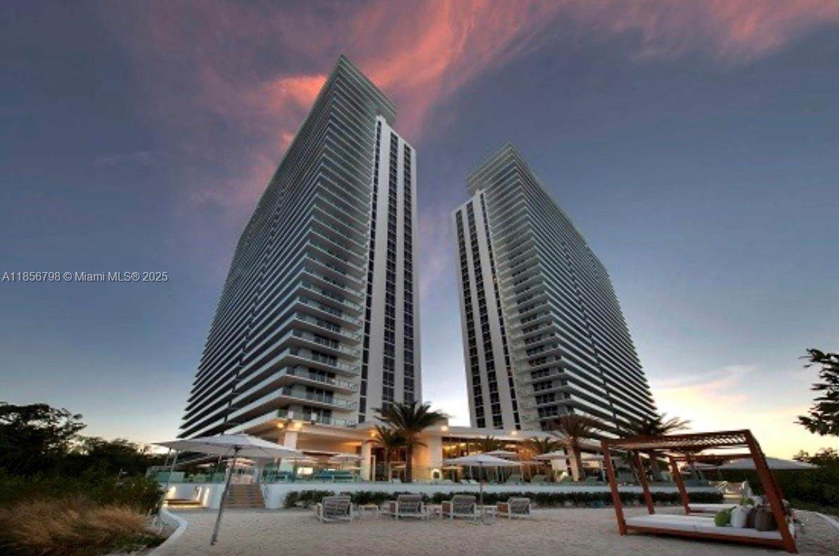 16385 Biscayne Blvd - Photo 1