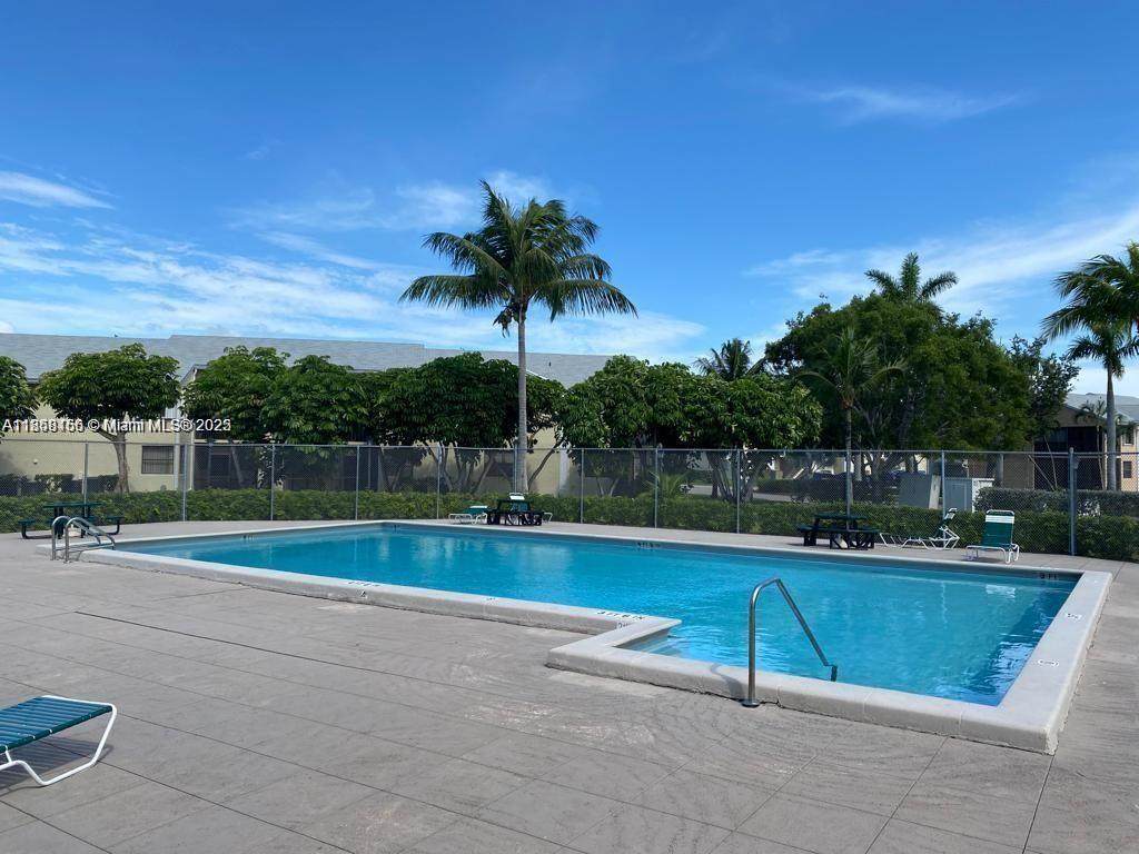 https://bt-photos.global.ssl.fastly.net/miami/1280_boomver_1_A11858156-2.jpg