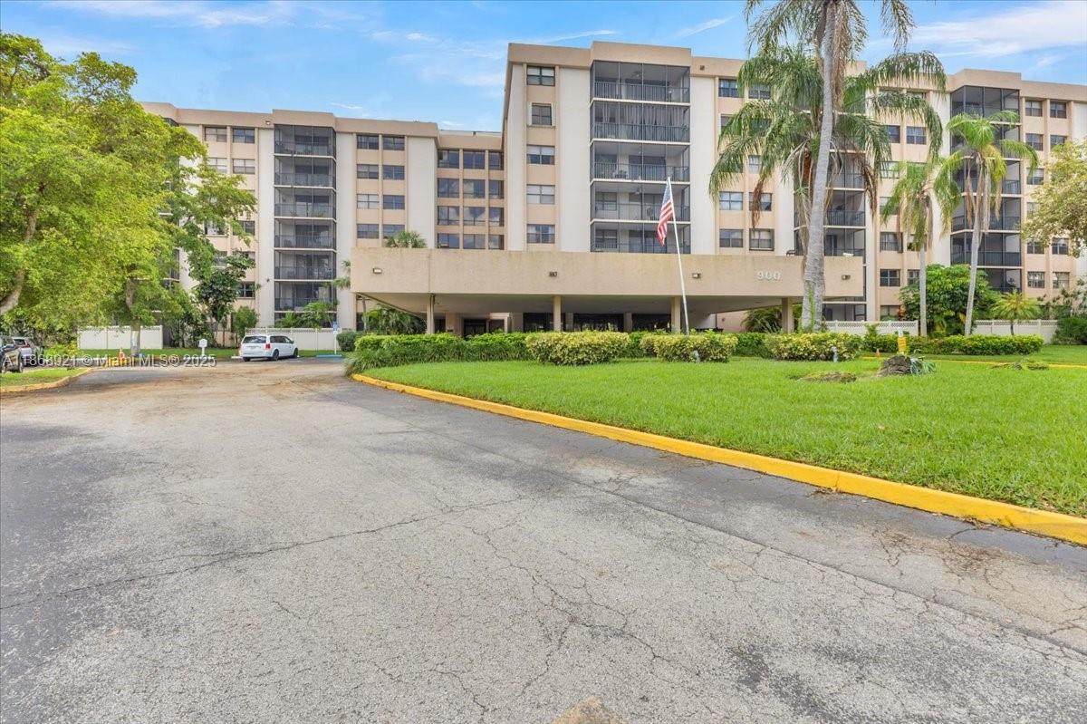 900 195th Street - Photo 1