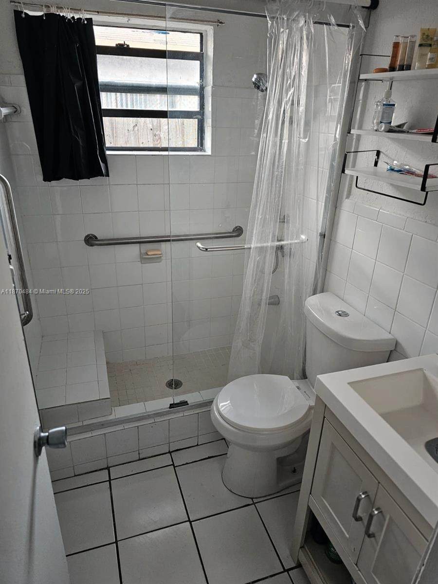 109 28th Ter - Photo 1