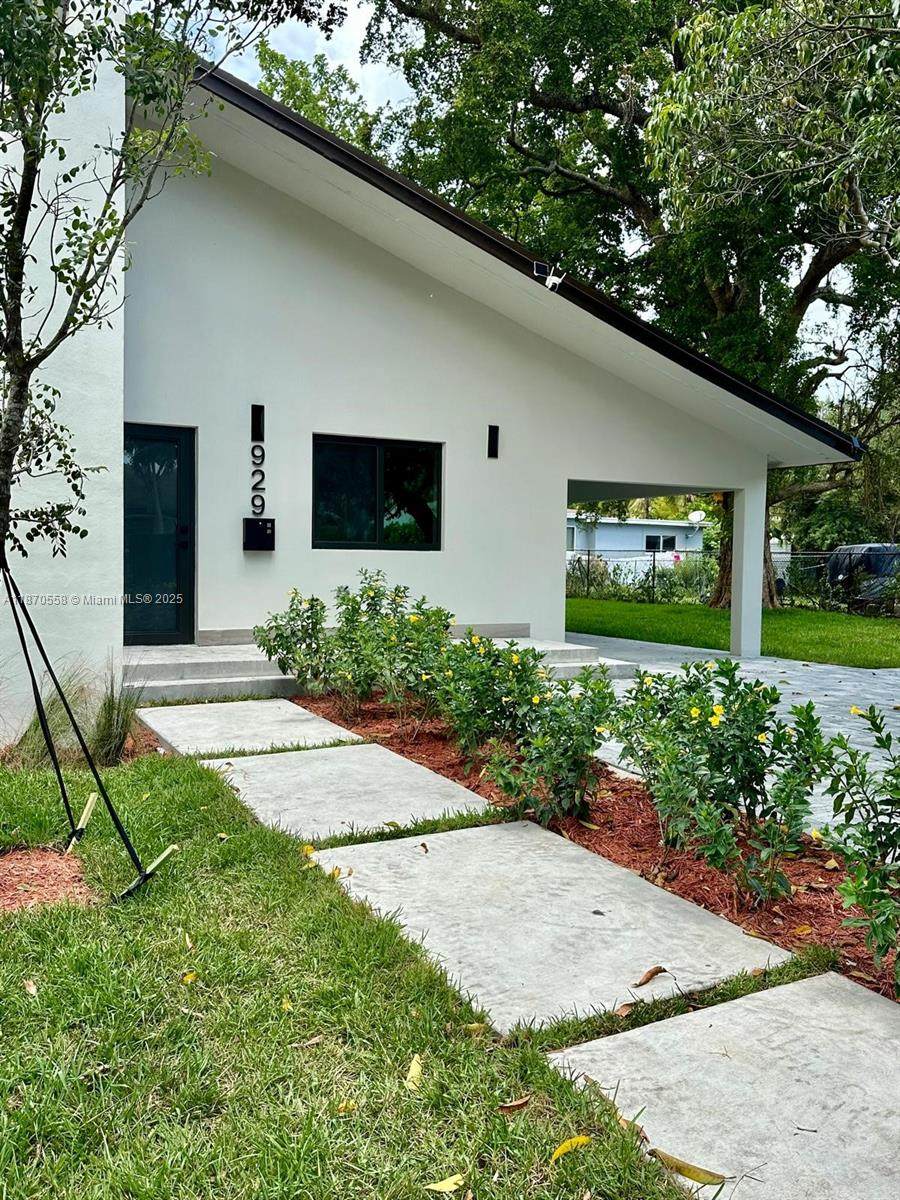 https://bt-photos.global.ssl.fastly.net/miami/1280_boomver_1_A11870558-2.jpg
