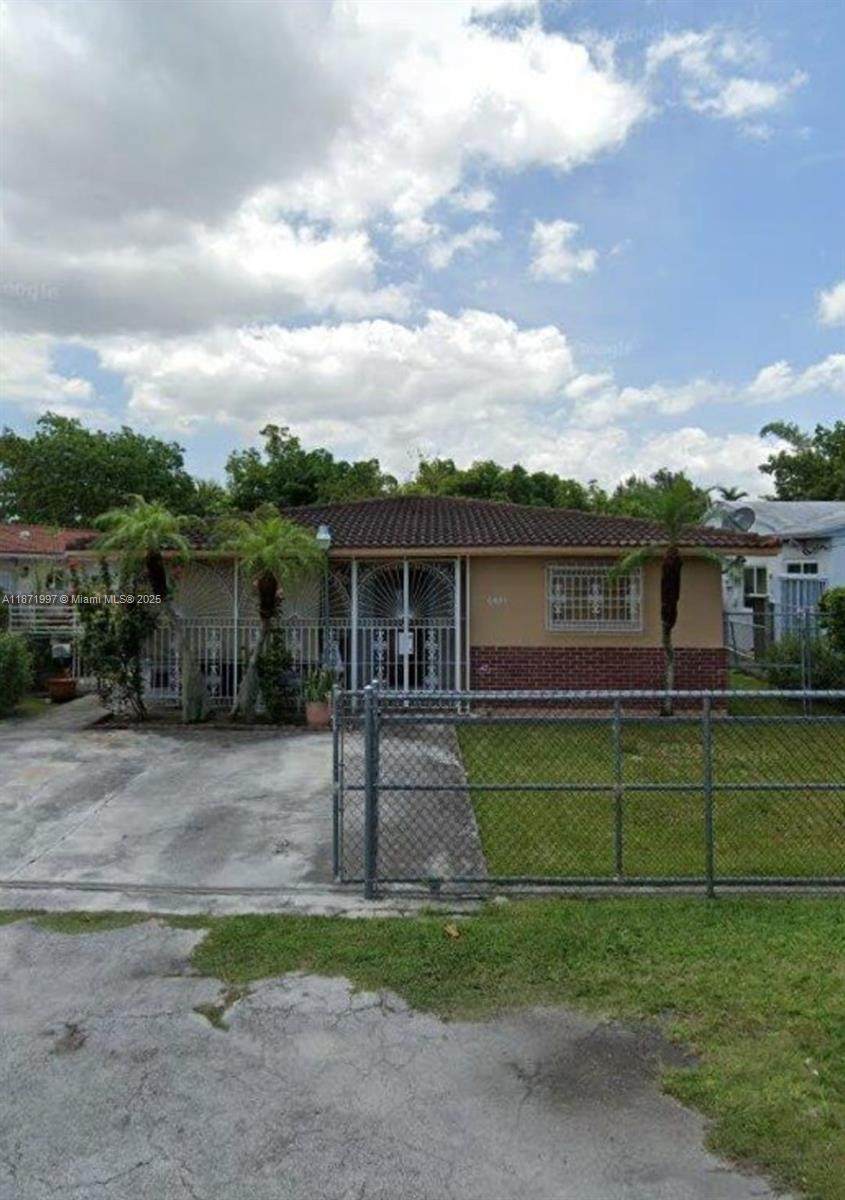 6441 SW 29 ST - Photo 1