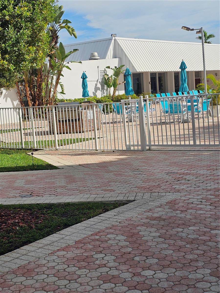 https://bt-photos.global.ssl.fastly.net/miami/1280_boomver_1_A11873094-2.jpg