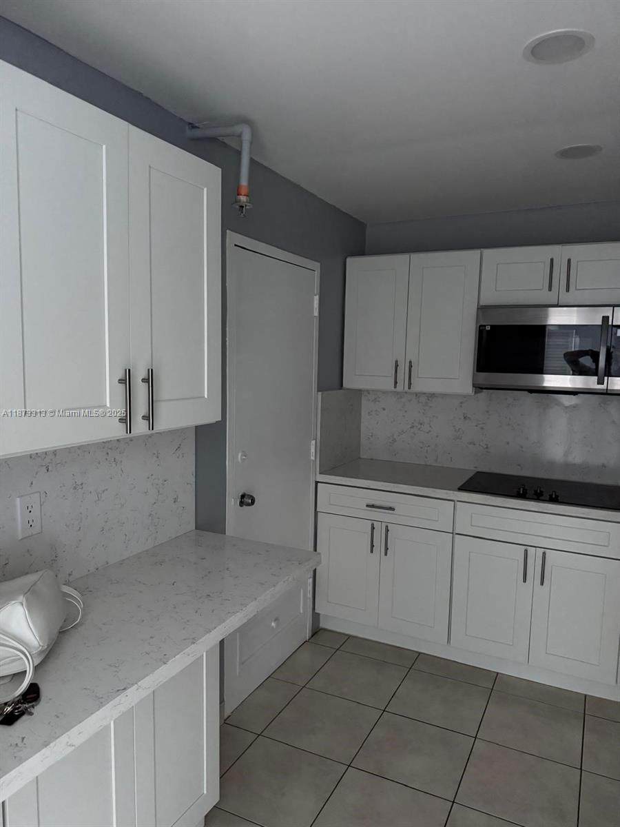 400 Kings Point Dr - Photo 1