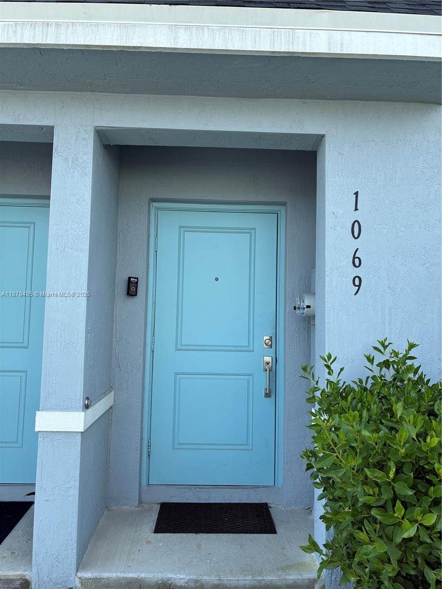 1069 4th Ter - Photo 1