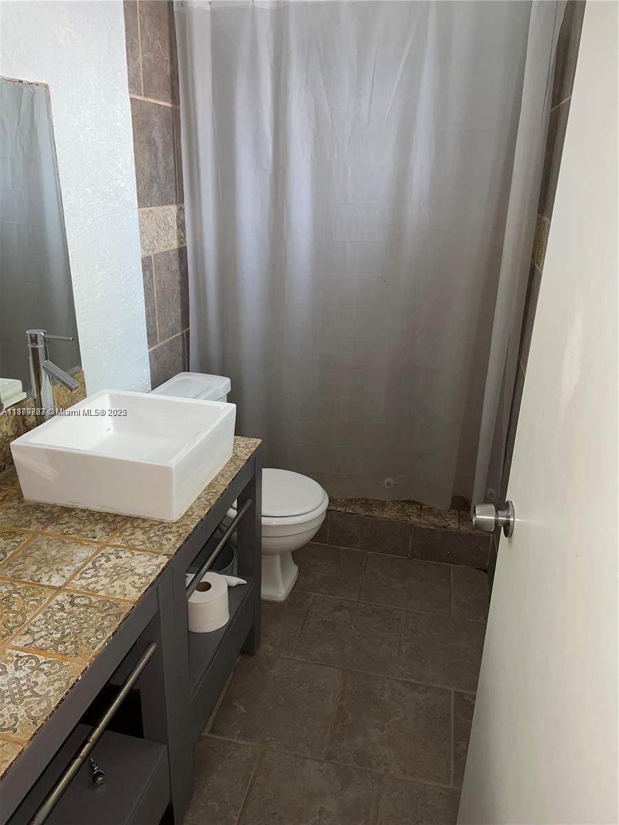 https://bt-photos.global.ssl.fastly.net/miami/1280_boomver_1_A11879727-2.jpg