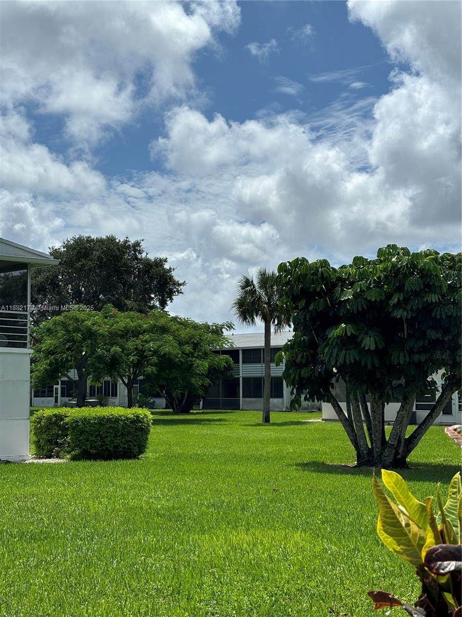 272 Camden L - Photo 1