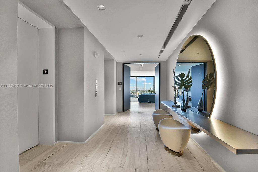 1000 Biscayne Blvd - Photo 1