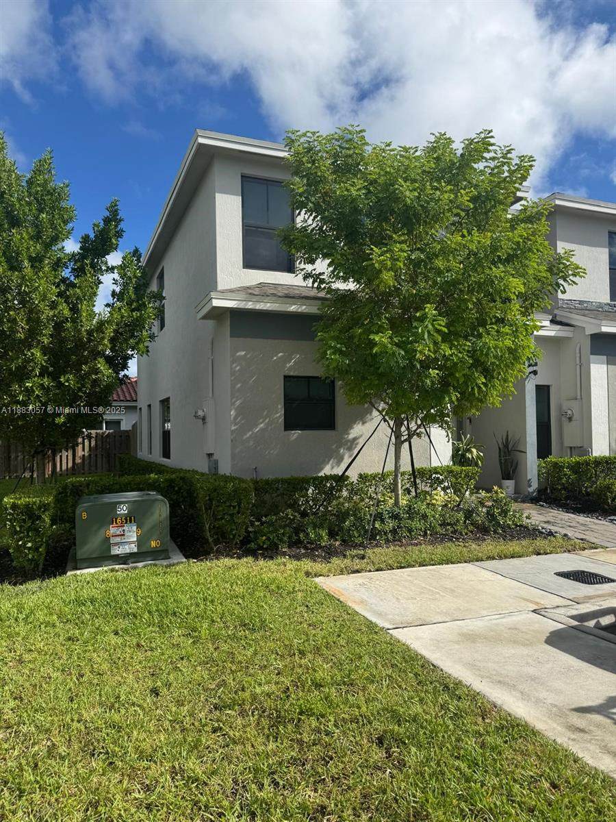 https://bt-photos.global.ssl.fastly.net/miami/orig_boomver_1_A11883057-2.jpg