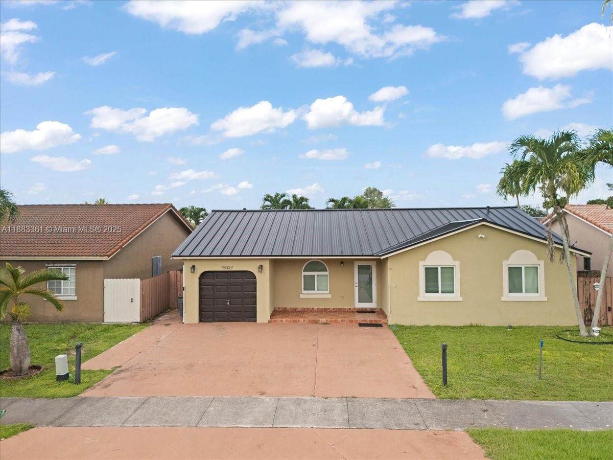 15327 179th Ter - Photo 1