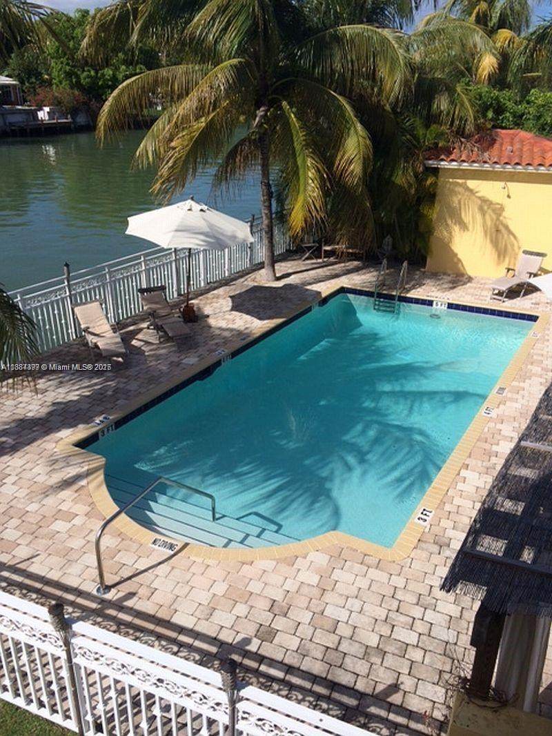 4812 Pine Tree Dr - Photo 1