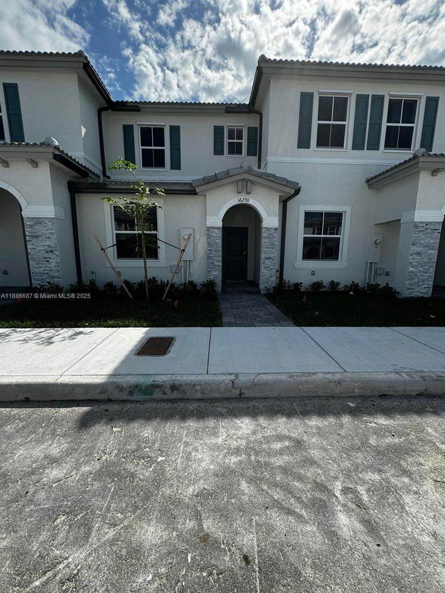 16270 292nd St - Photo 1