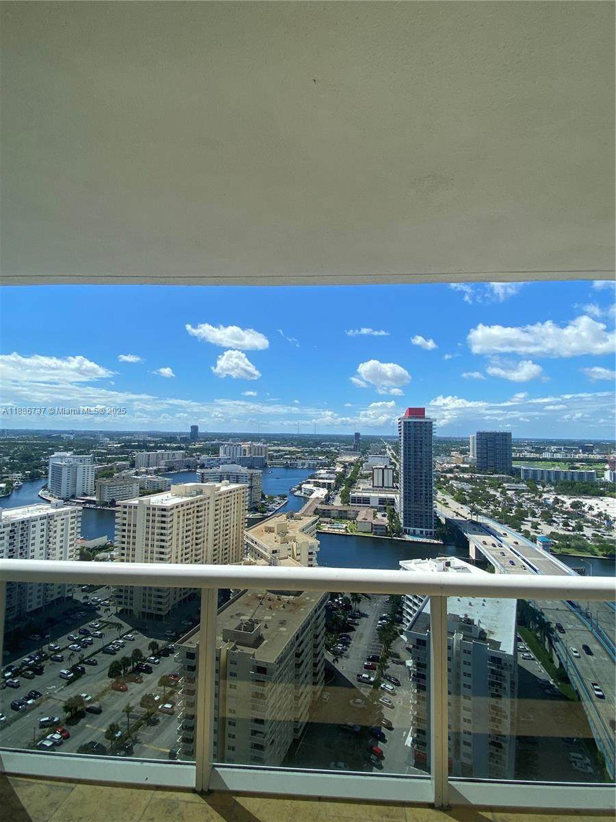 1800 Ocean Dr - Photo 1