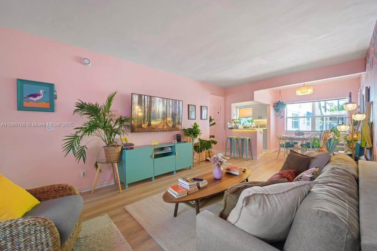 315 Van Buren St - Photo 1