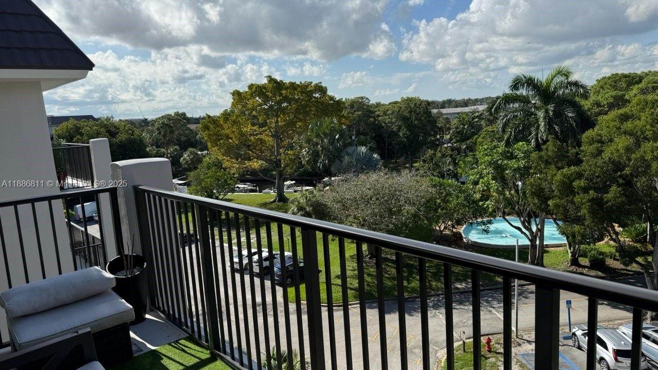 https://bt-photos.global.ssl.fastly.net/miami/orig_boomver_1_A11886811-2.jpg