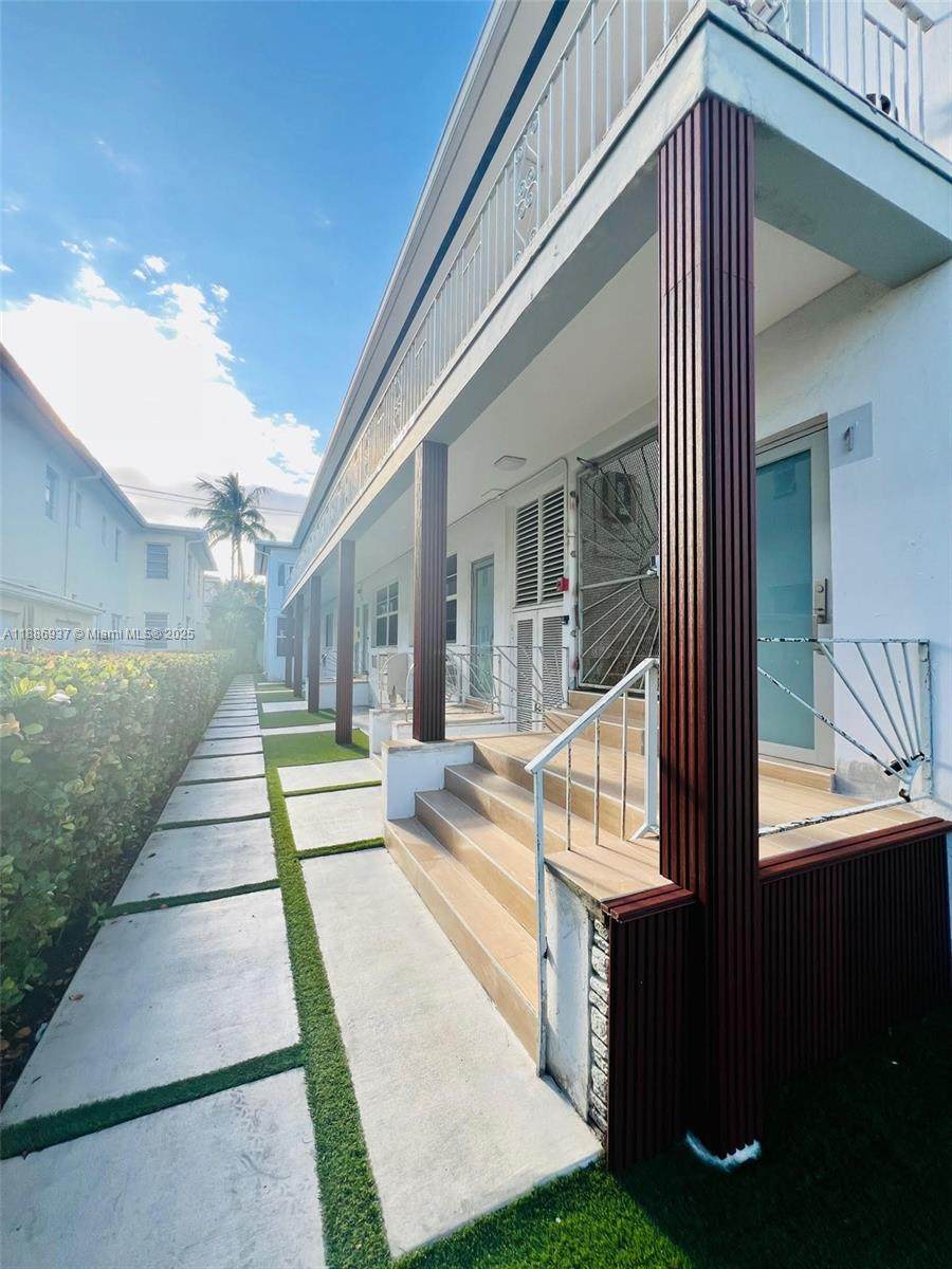 1606 Jefferson Ave - Photo 1