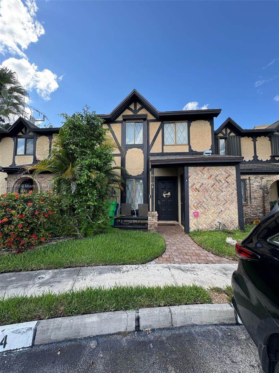 9204 49th Pl - Photo 1