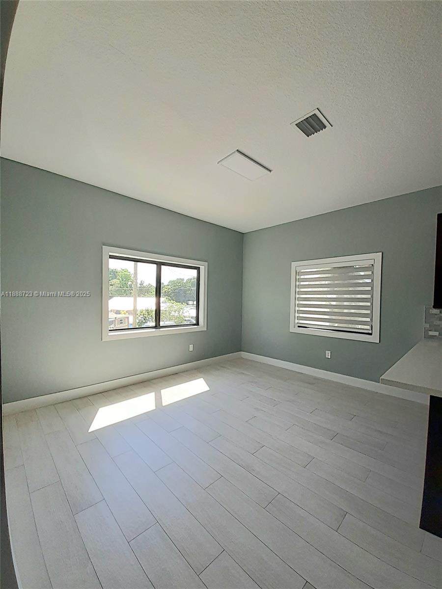 https://bt-photos.global.ssl.fastly.net/miami/orig_boomver_1_A11888723-2.jpg