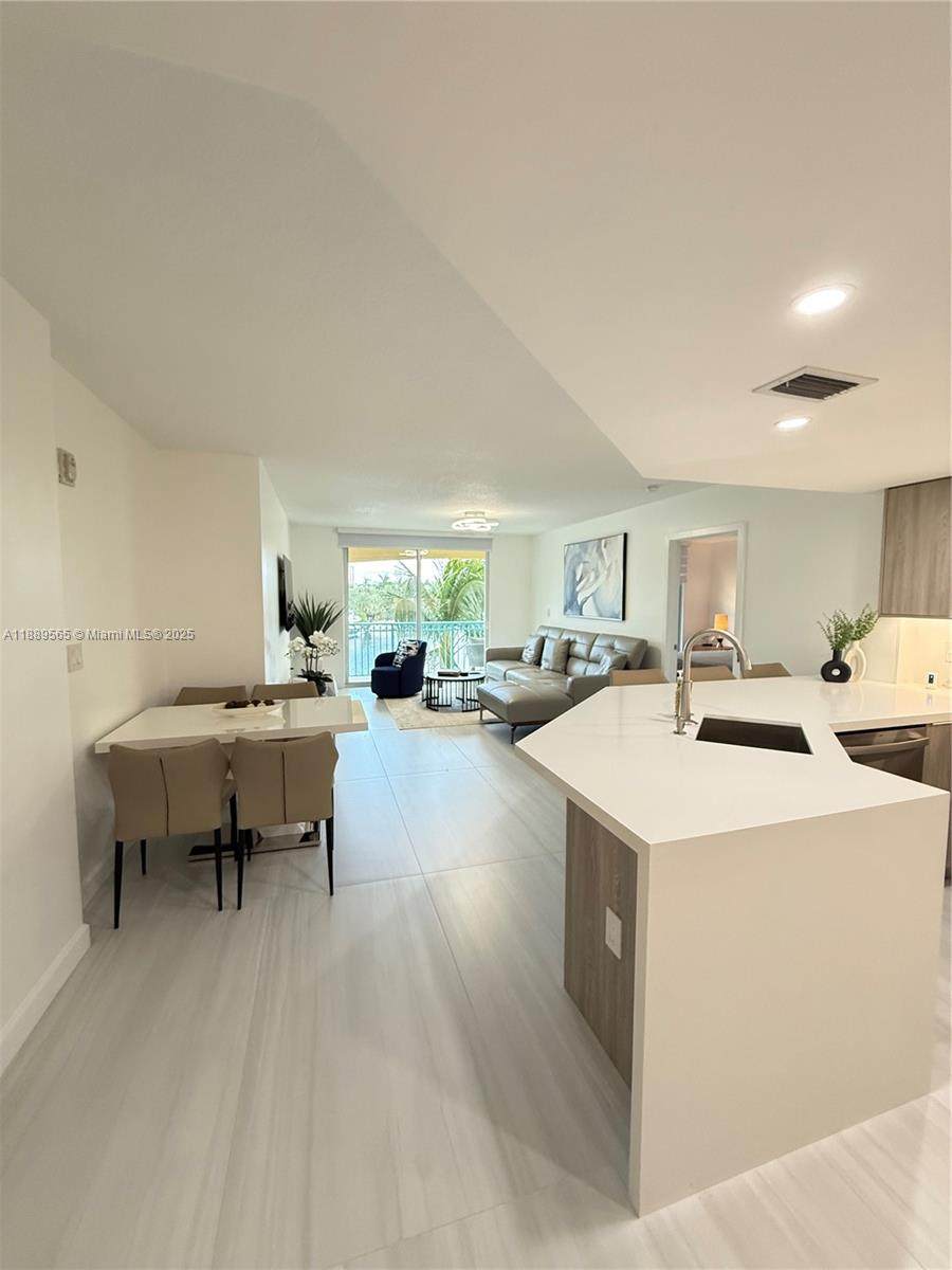 201 Golden Isles Dr - Photo 1