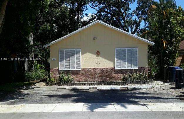 1841 22nd St - Photo 1