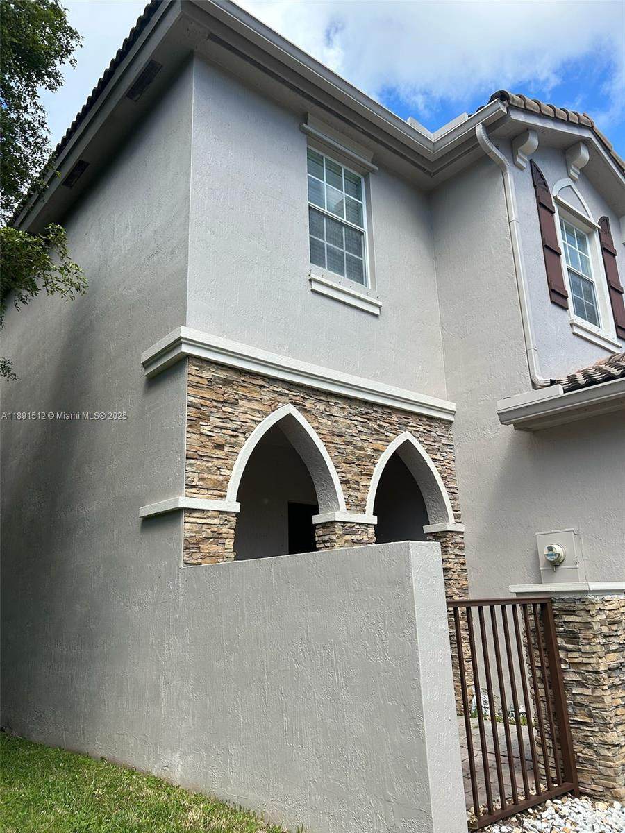 https://bt-photos.global.ssl.fastly.net/miami/orig_boomver_1_A11891512-2.jpg
