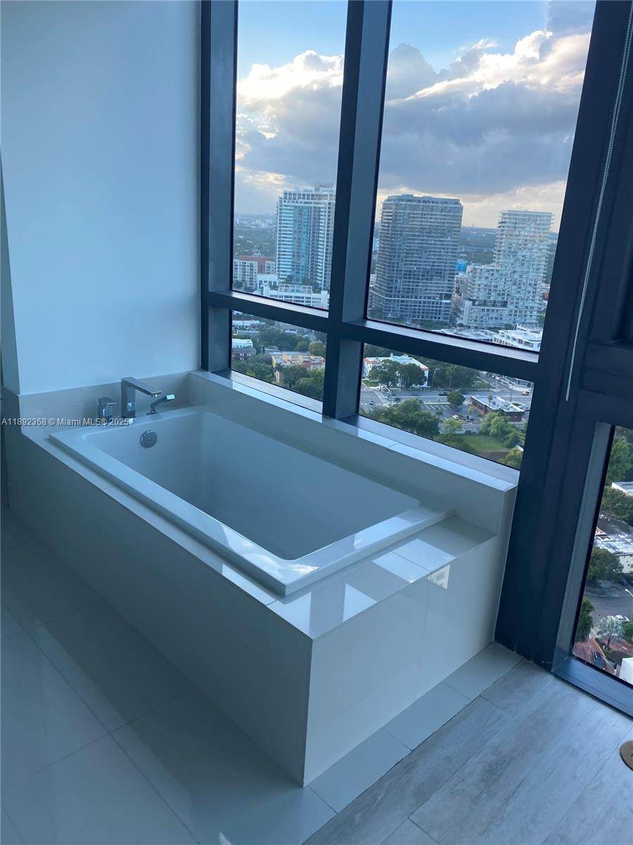 https://bt-photos.global.ssl.fastly.net/miami/orig_boomver_1_A11892358-2.jpg