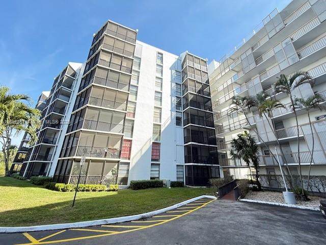 3401 Country Club Dr - Photo 1