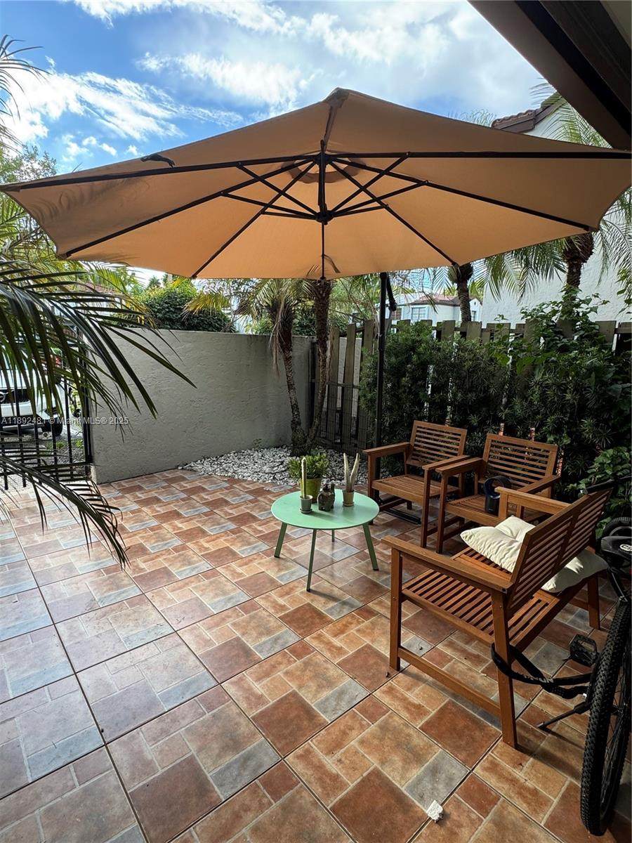 10410 153rd Ct - Photo 1