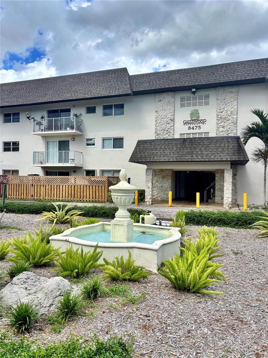 8475 94th St - Photo 1