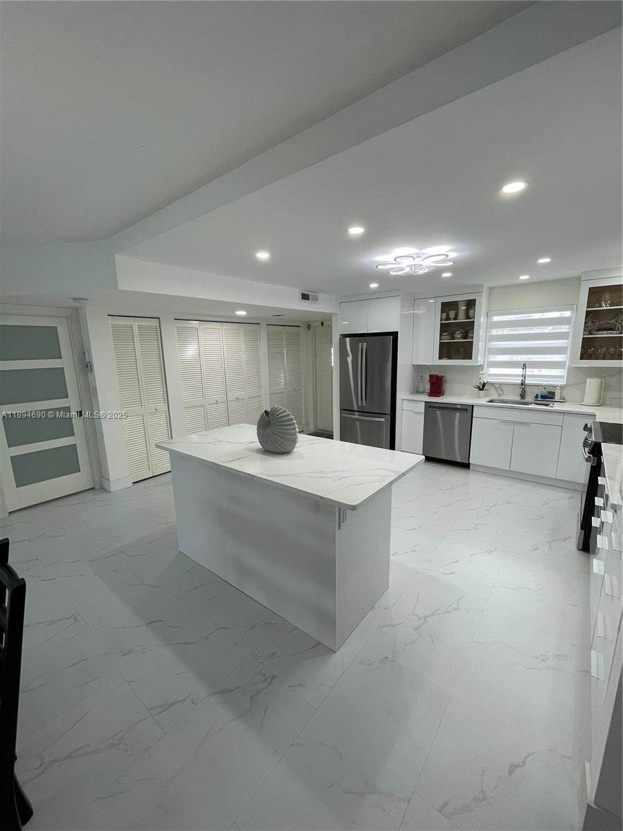 https://bt-photos.global.ssl.fastly.net/miami/orig_boomver_1_A11894690-2.jpg
