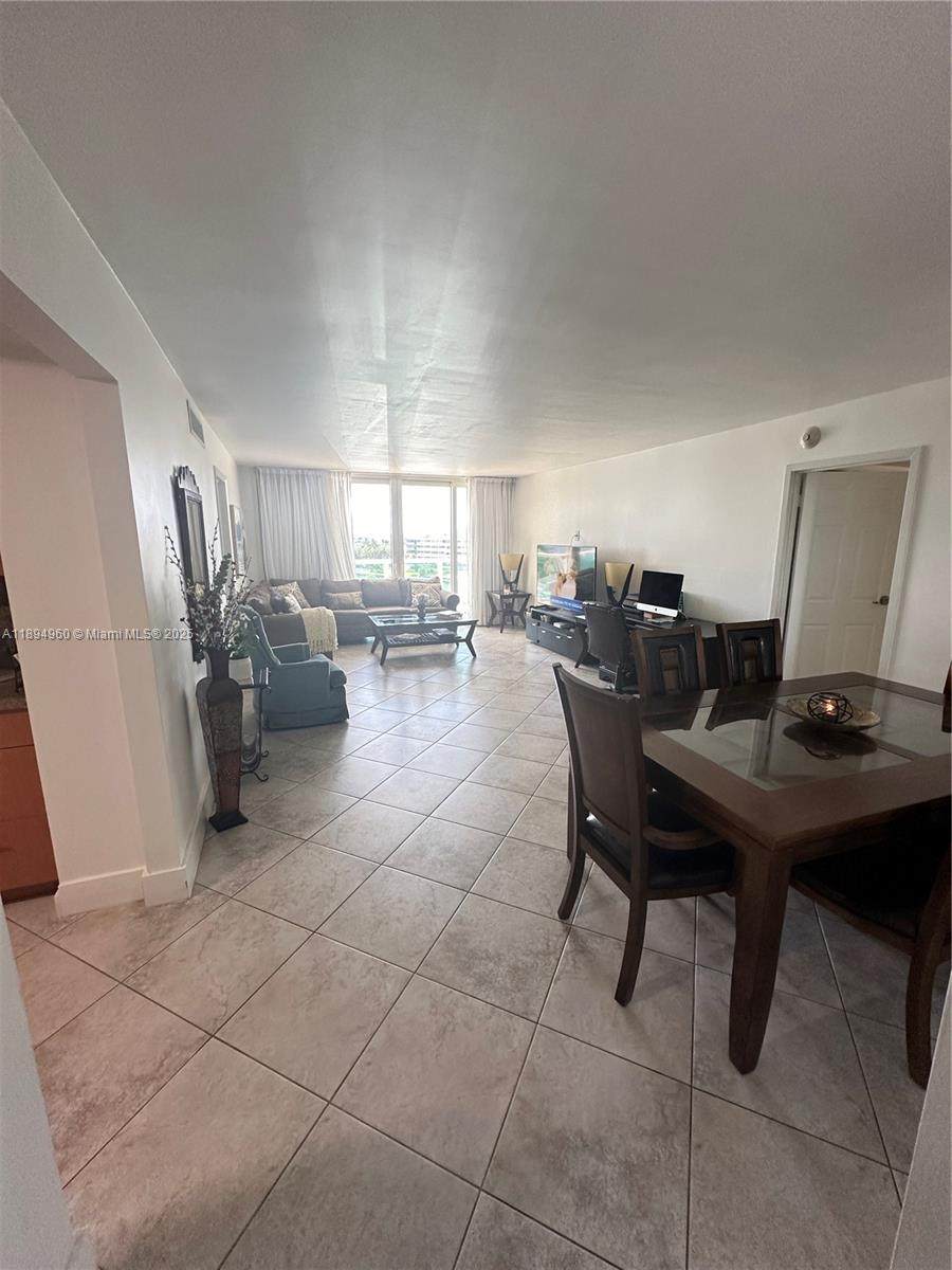 100 Bayview Dr - Photo 1