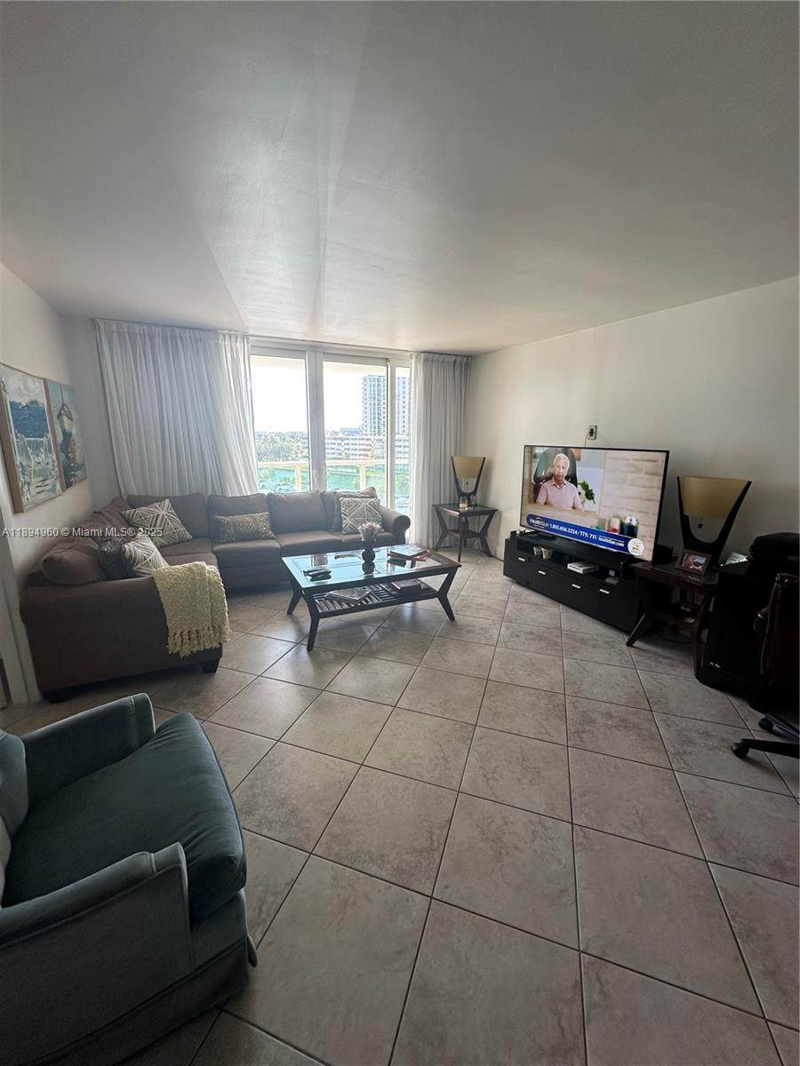 https://bt-photos.global.ssl.fastly.net/miami/orig_boomver_1_A11894960-2.jpg