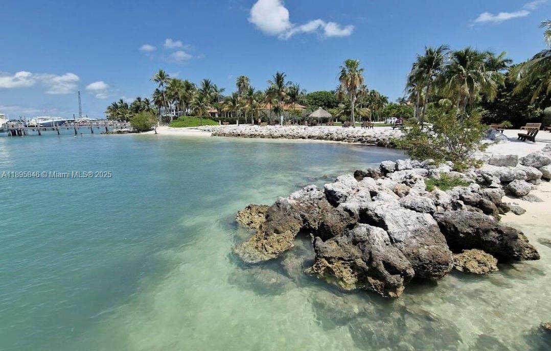 https://bt-photos.global.ssl.fastly.net/miami/orig_boomver_1_A11895846-2.jpg