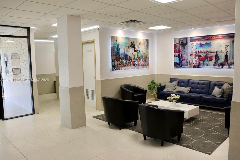 4164 Inverrary Dr - Photo 1