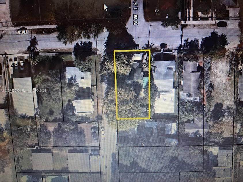 60 60th St - Photo 1