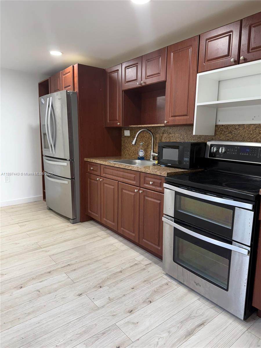 8101 94th Ct - Photo 1